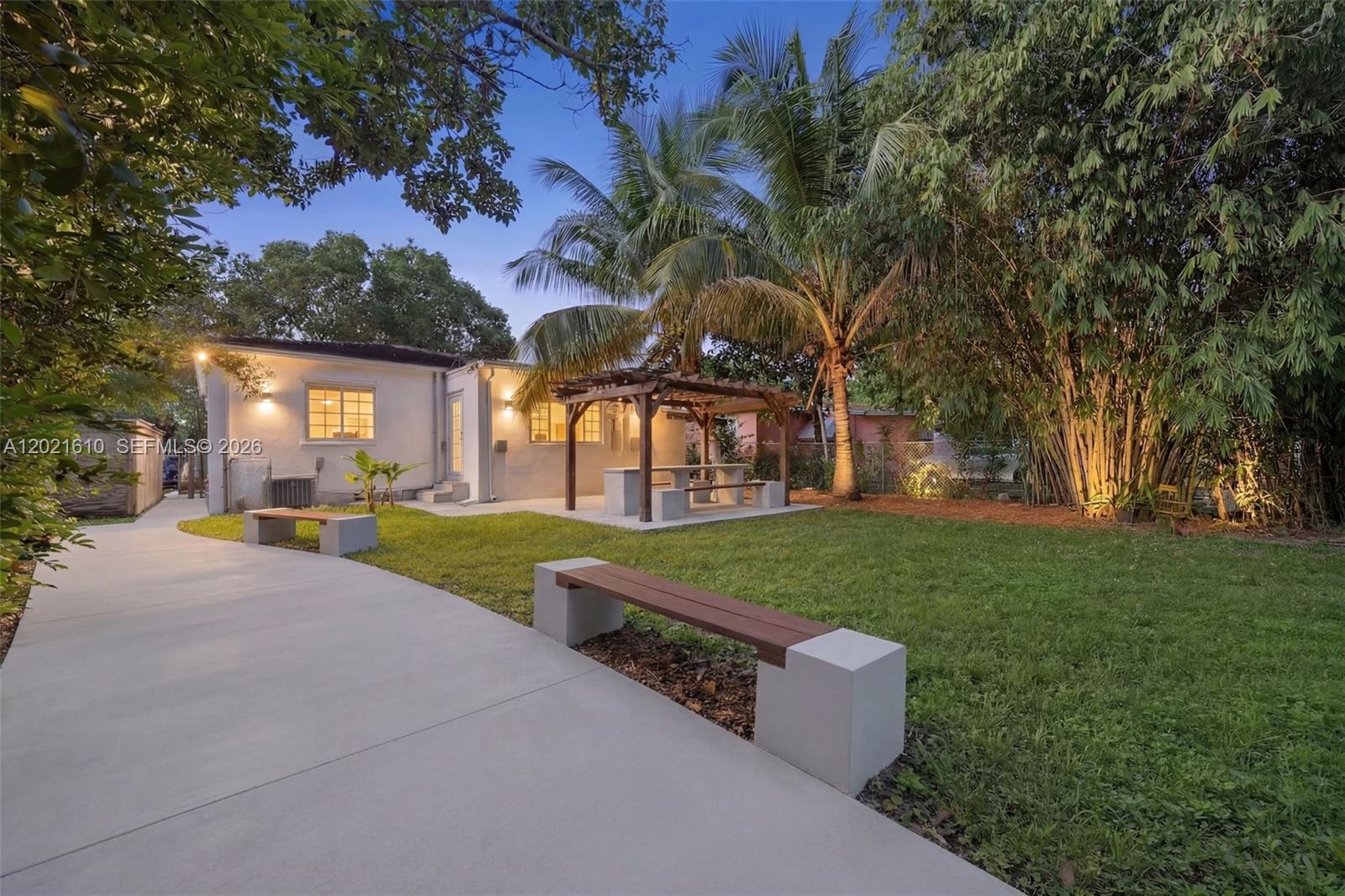 555 NE 73rd St, Miami FL 33138