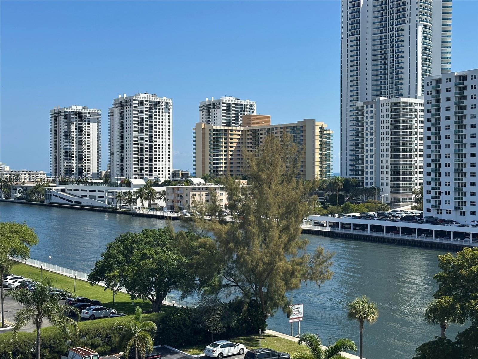 600 Parkview Dr # 717, Hallandale Beach FL 33009