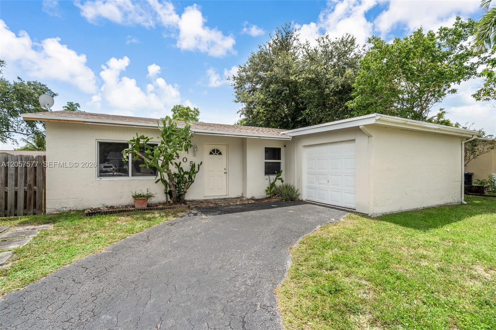 405 SW 77th Ave, North Lauderdale FL 33068