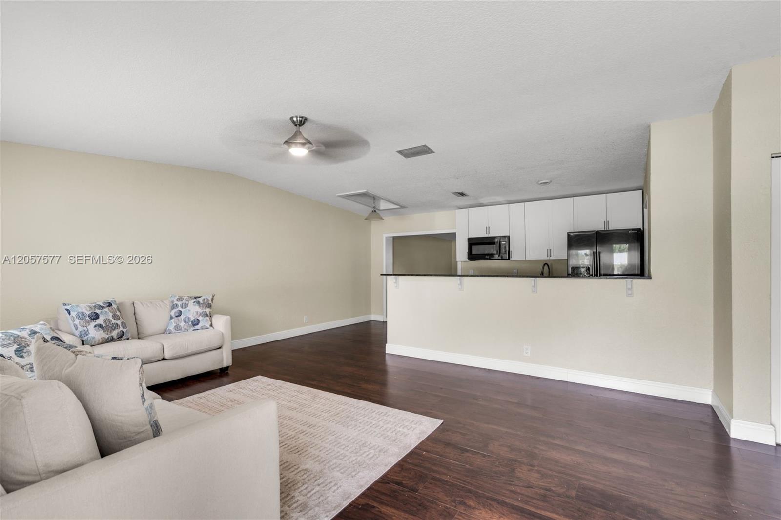 405 SW 77th Ave — Photo 5