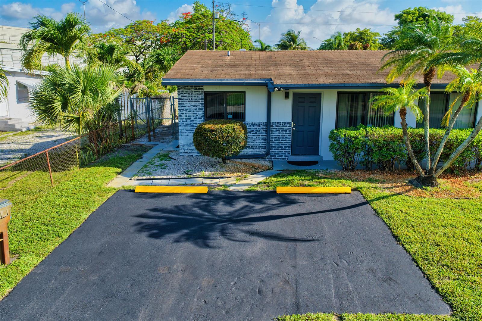 837 NW 41st St - Oakland Park-2