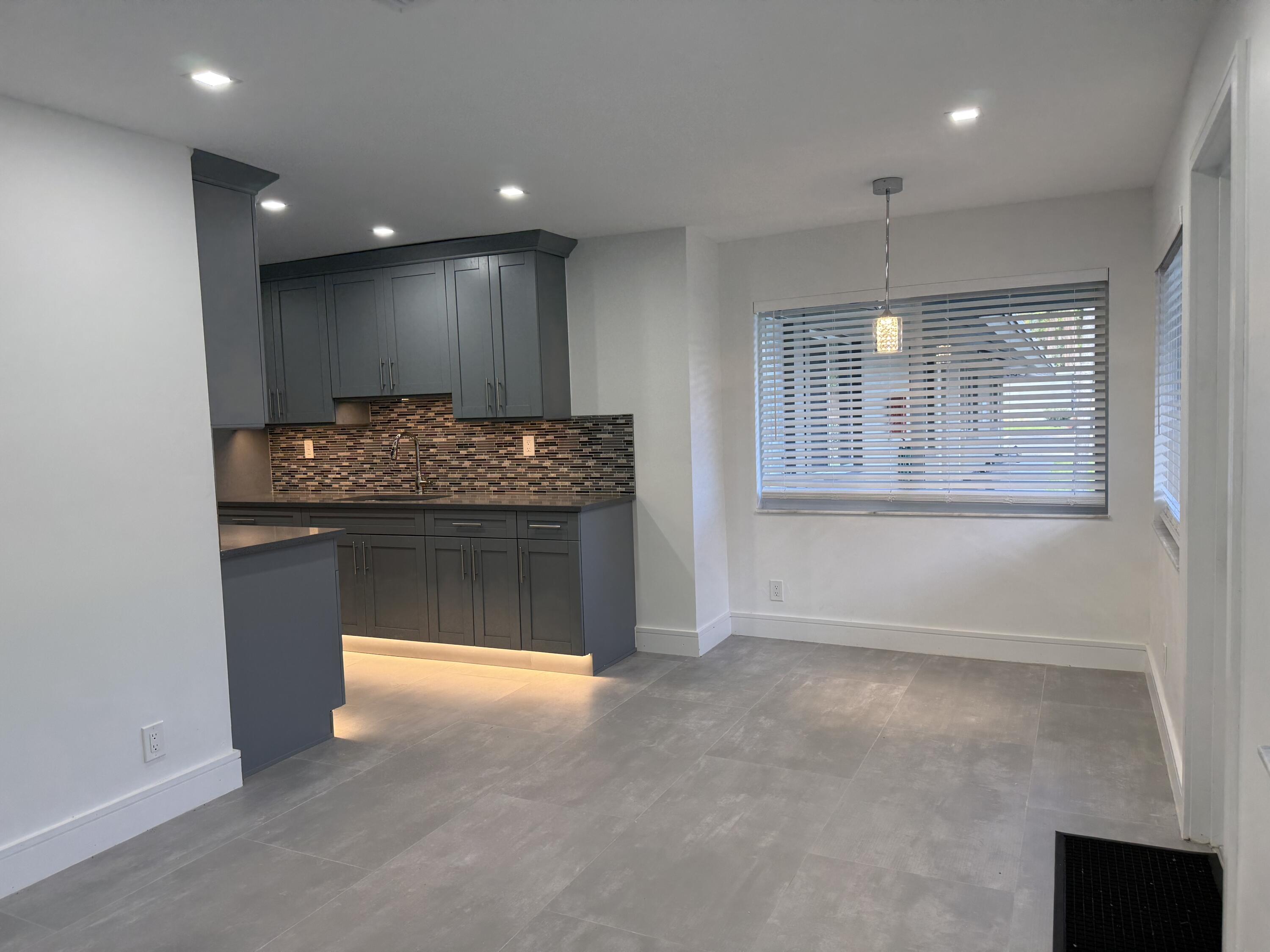 1133 NE 16TH Avenue # 10 — Photo 3