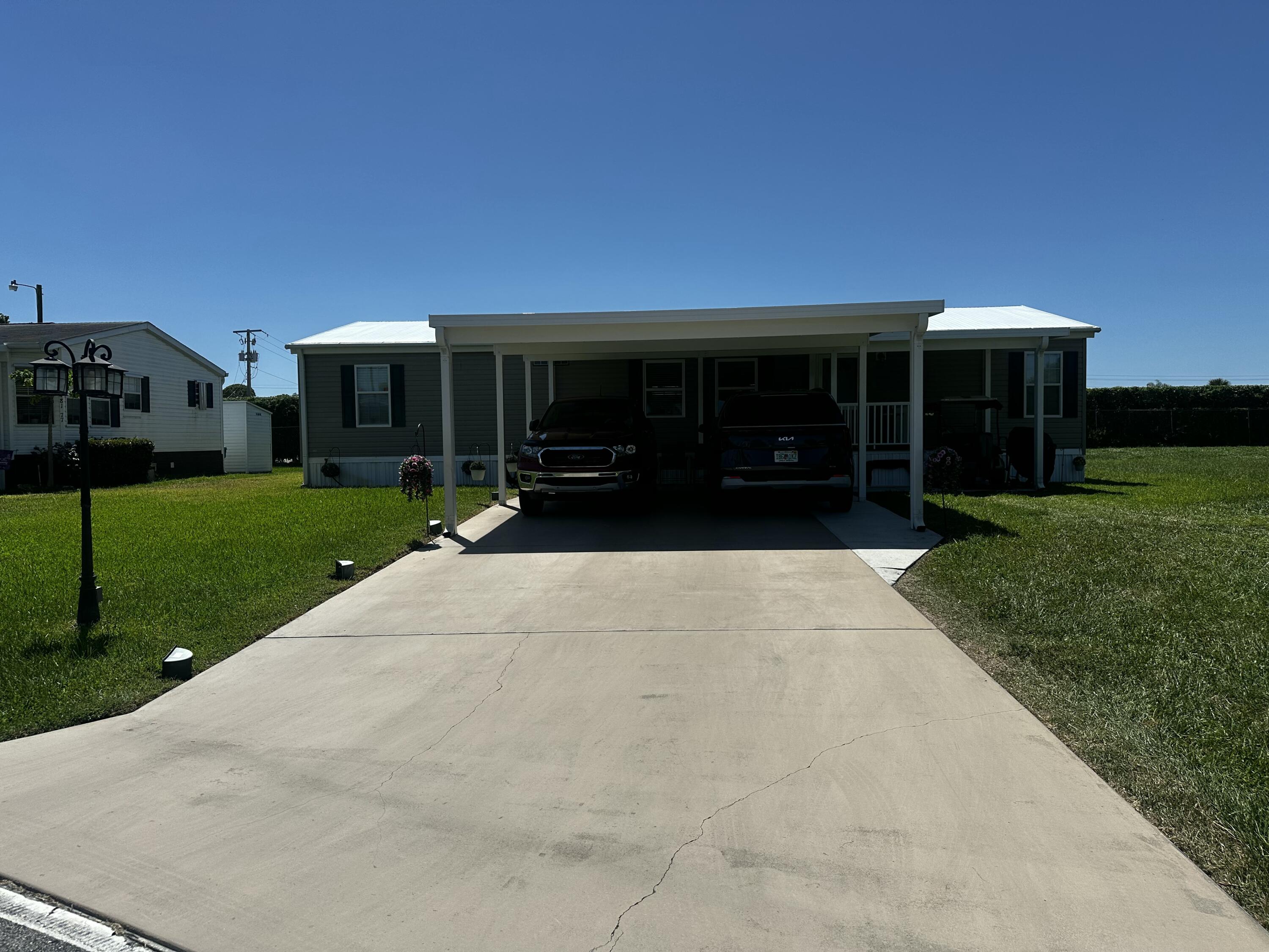 4479 Lady Beverlee Court N — Photo 4