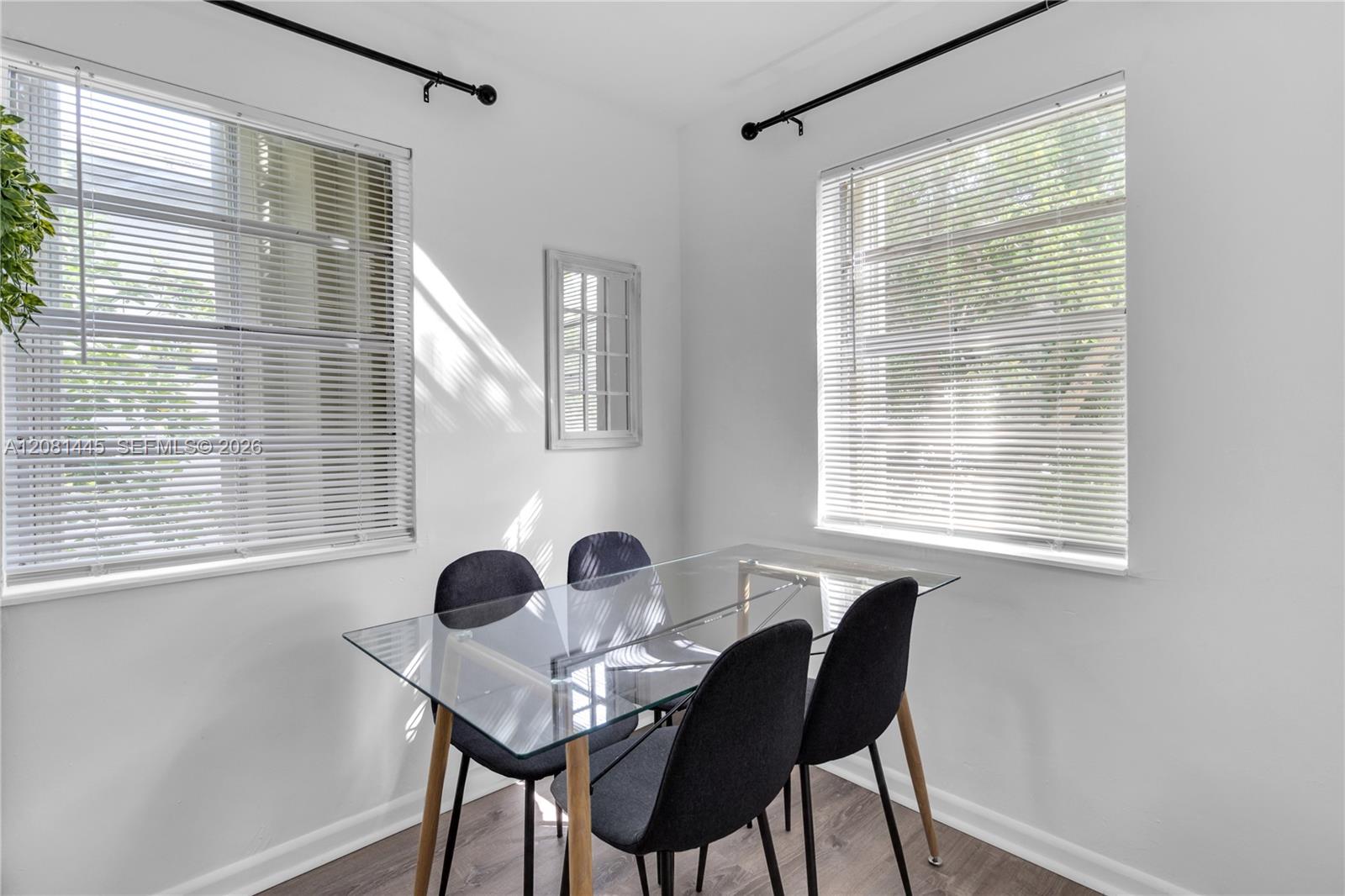 925 SW 15th Ave — Photo 3