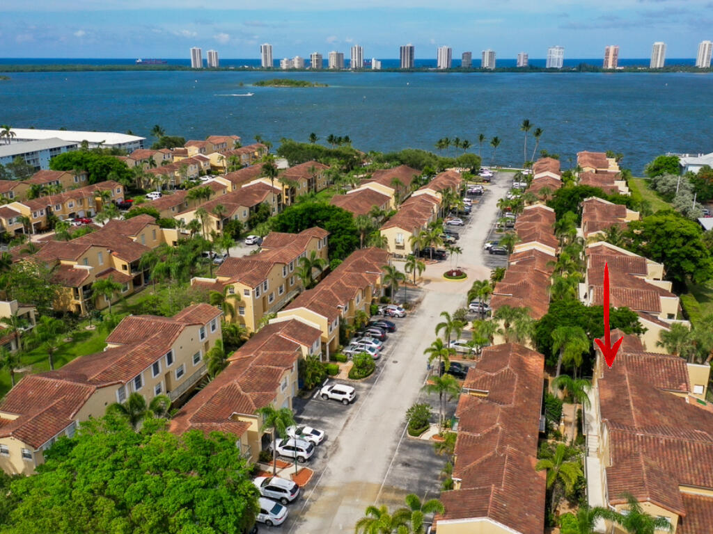 1020 Lake Shore Drive # 202, Lake Park FL 33403