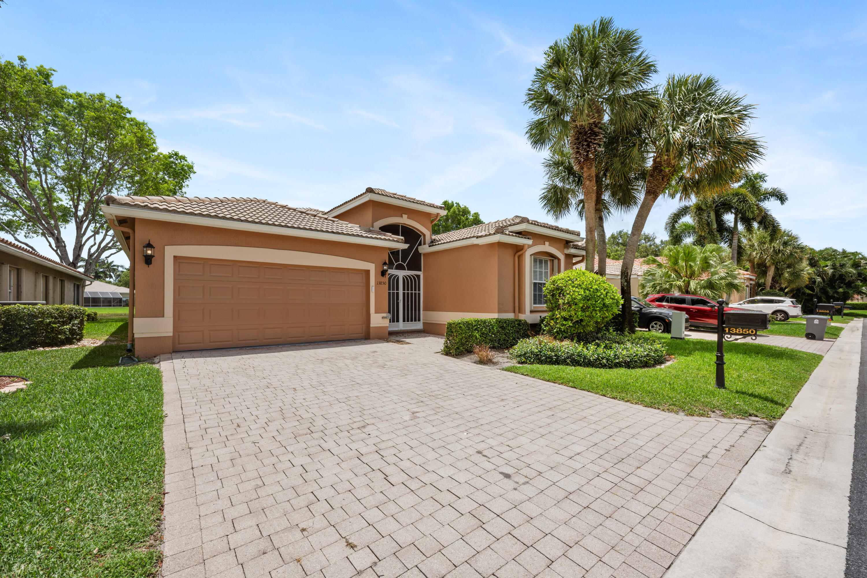 13850 Vía Vittoria, Delray Beach FL 33446