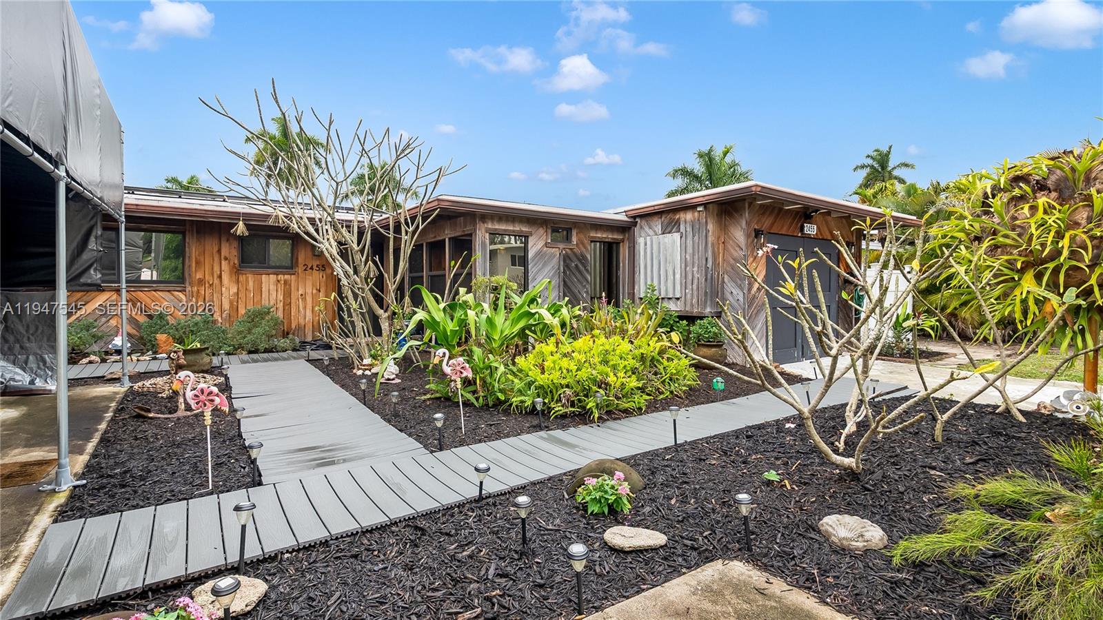 2455 Flamingo Ln, Fort Lauderdale FL 33312