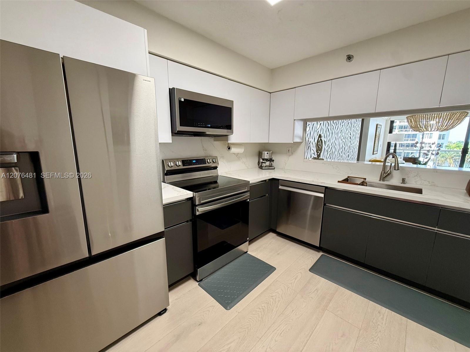5757 Collins Ave # 602 — Photo 3