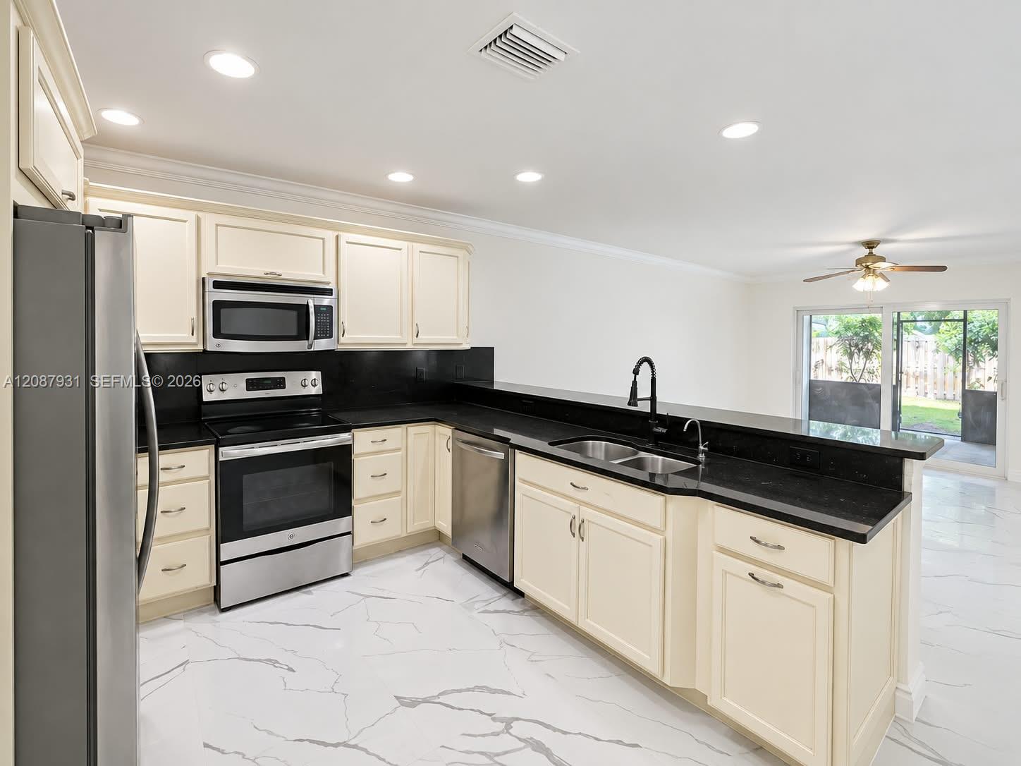 2375 NW 123rd Ave — Photo 4