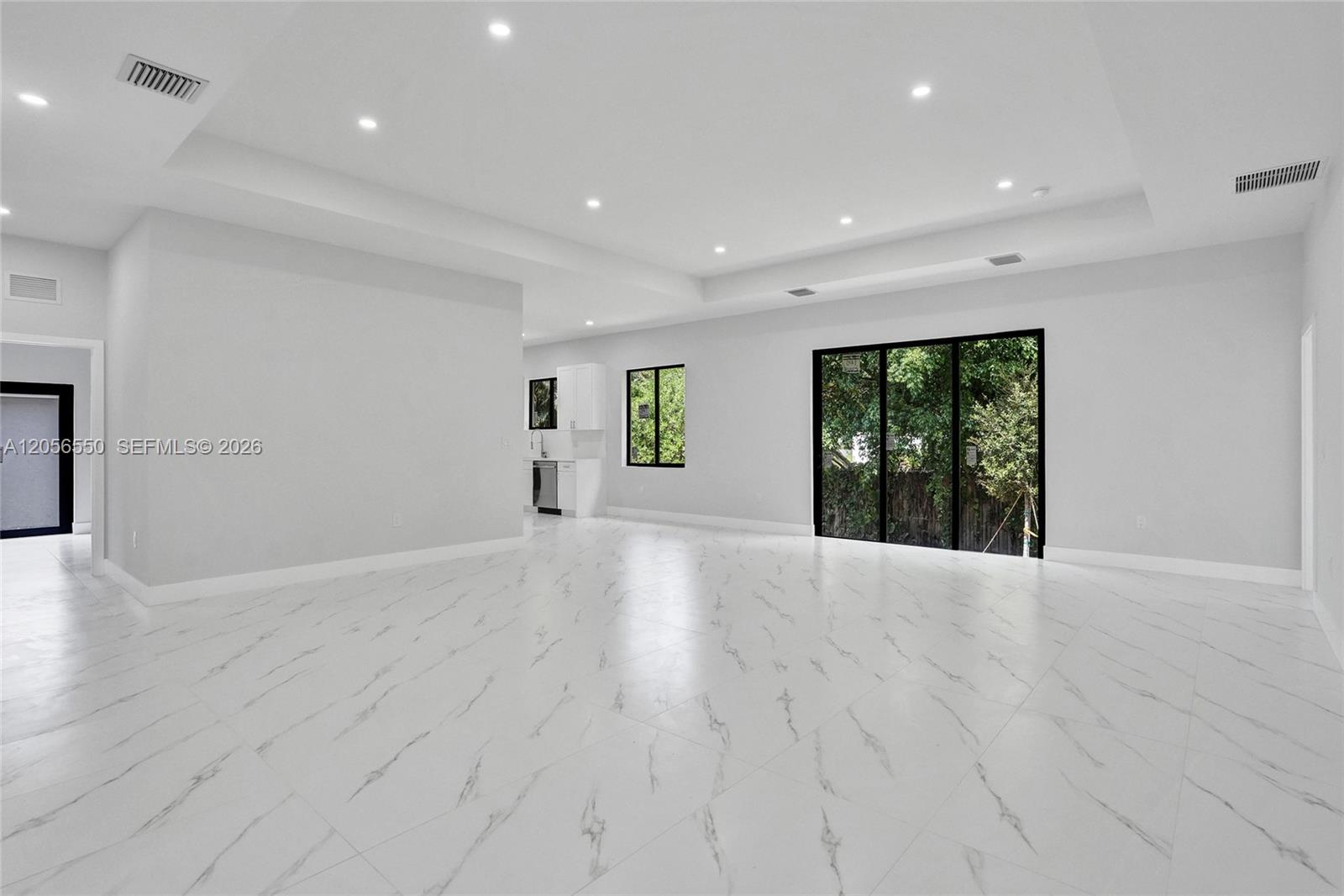 2445 SW 43rd Ter — Photo 3