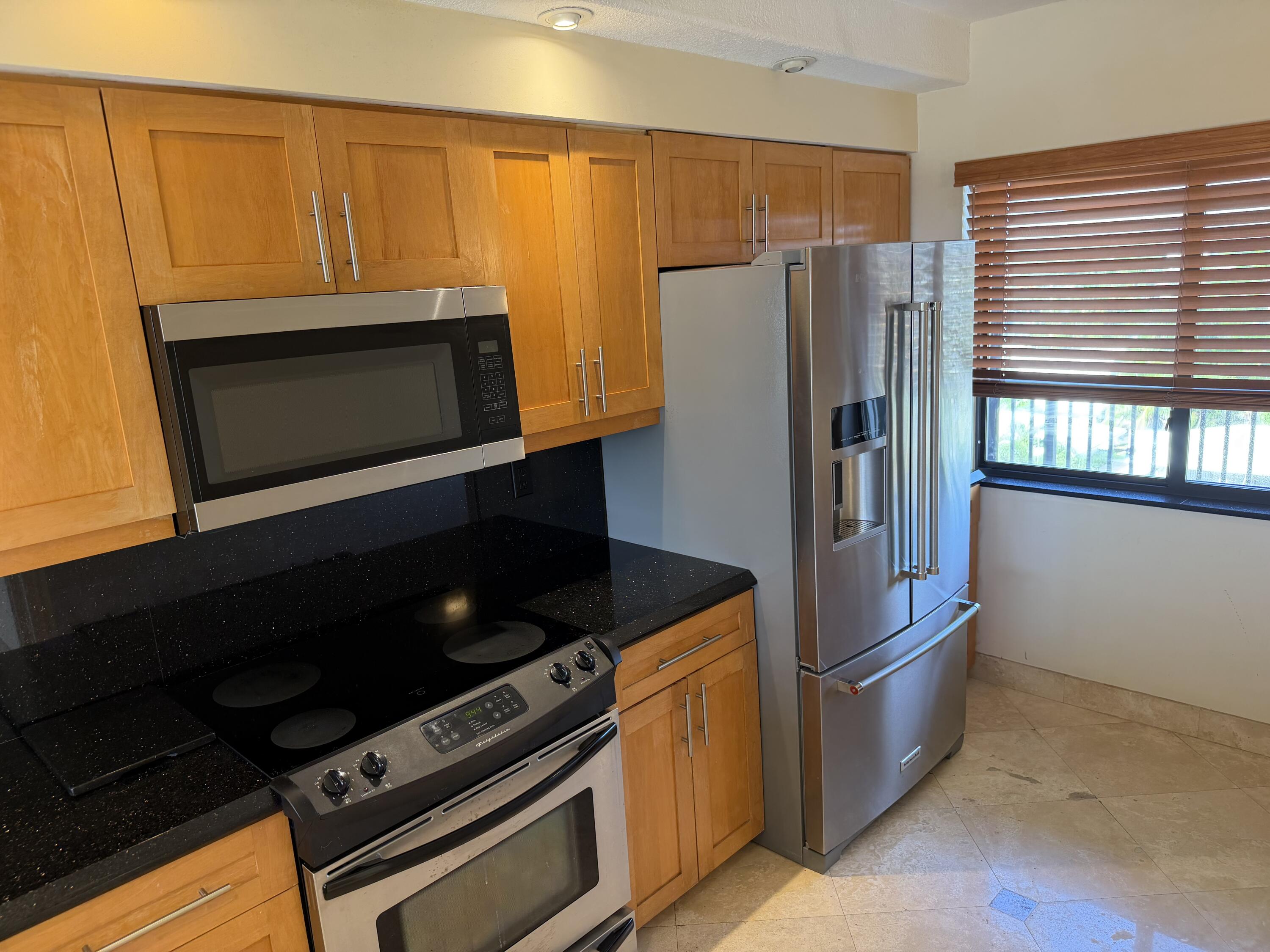 2300 NE 33rd Avenue # 604 — Photo 4