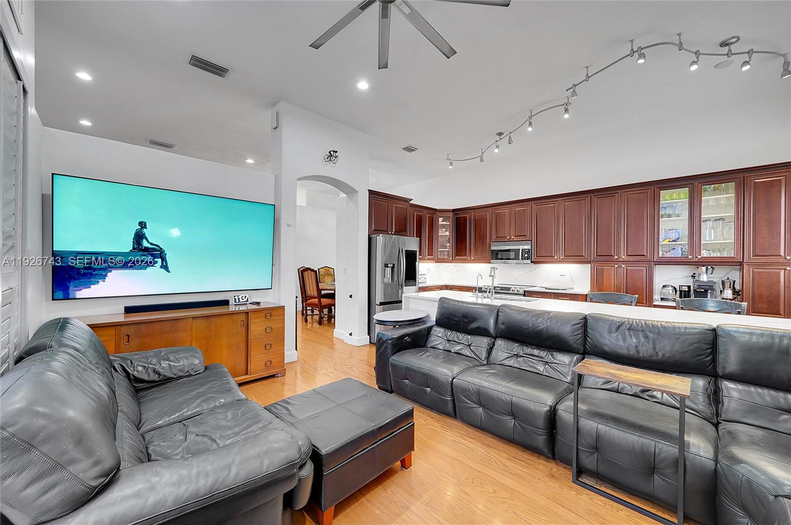 1135 Satinleaf St, Hollywood FL 33019