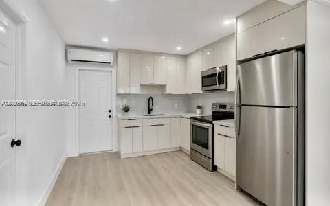 2181 NW 86th Ter — Photo 5