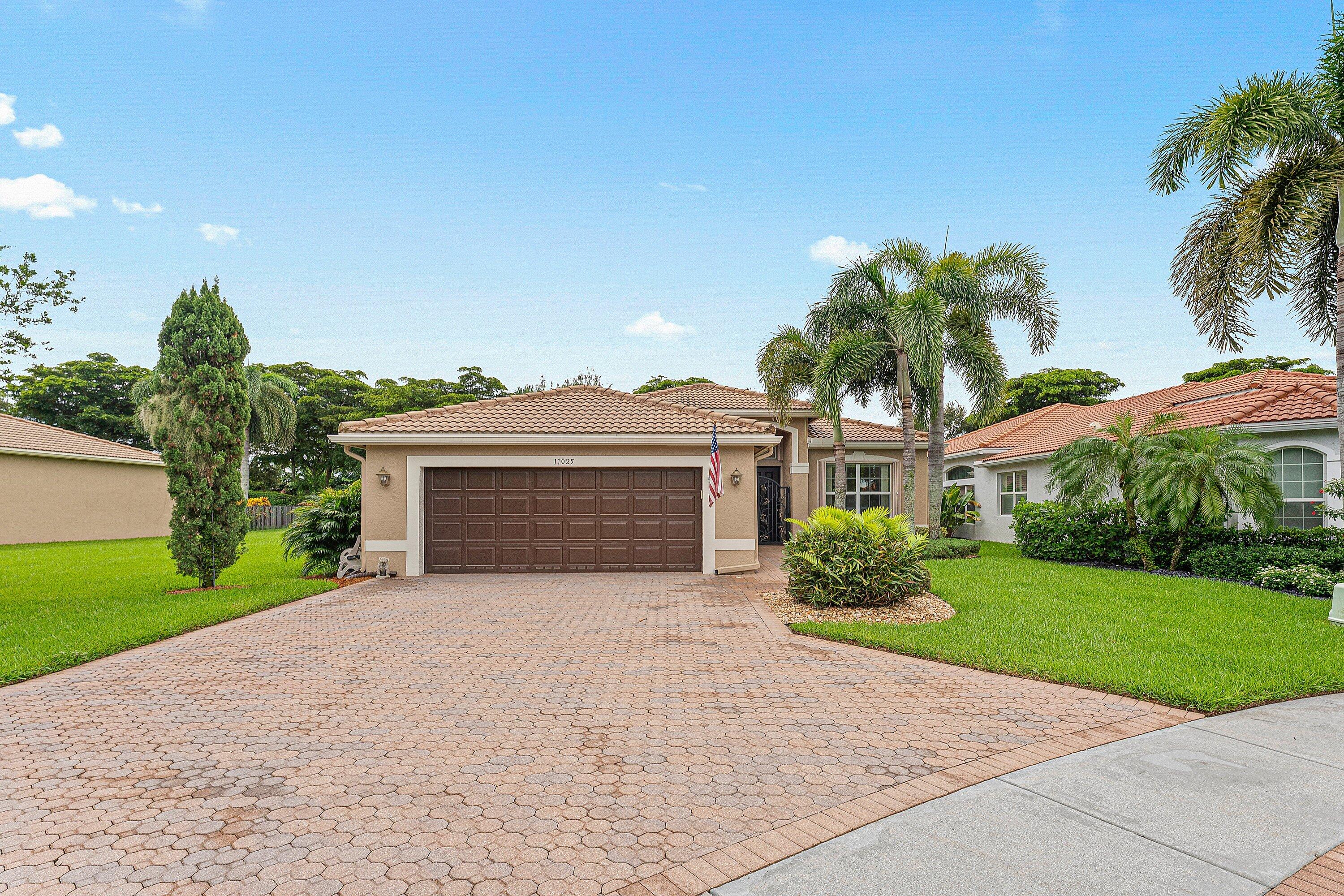 11025 Carmelcove Circle — Photo 2