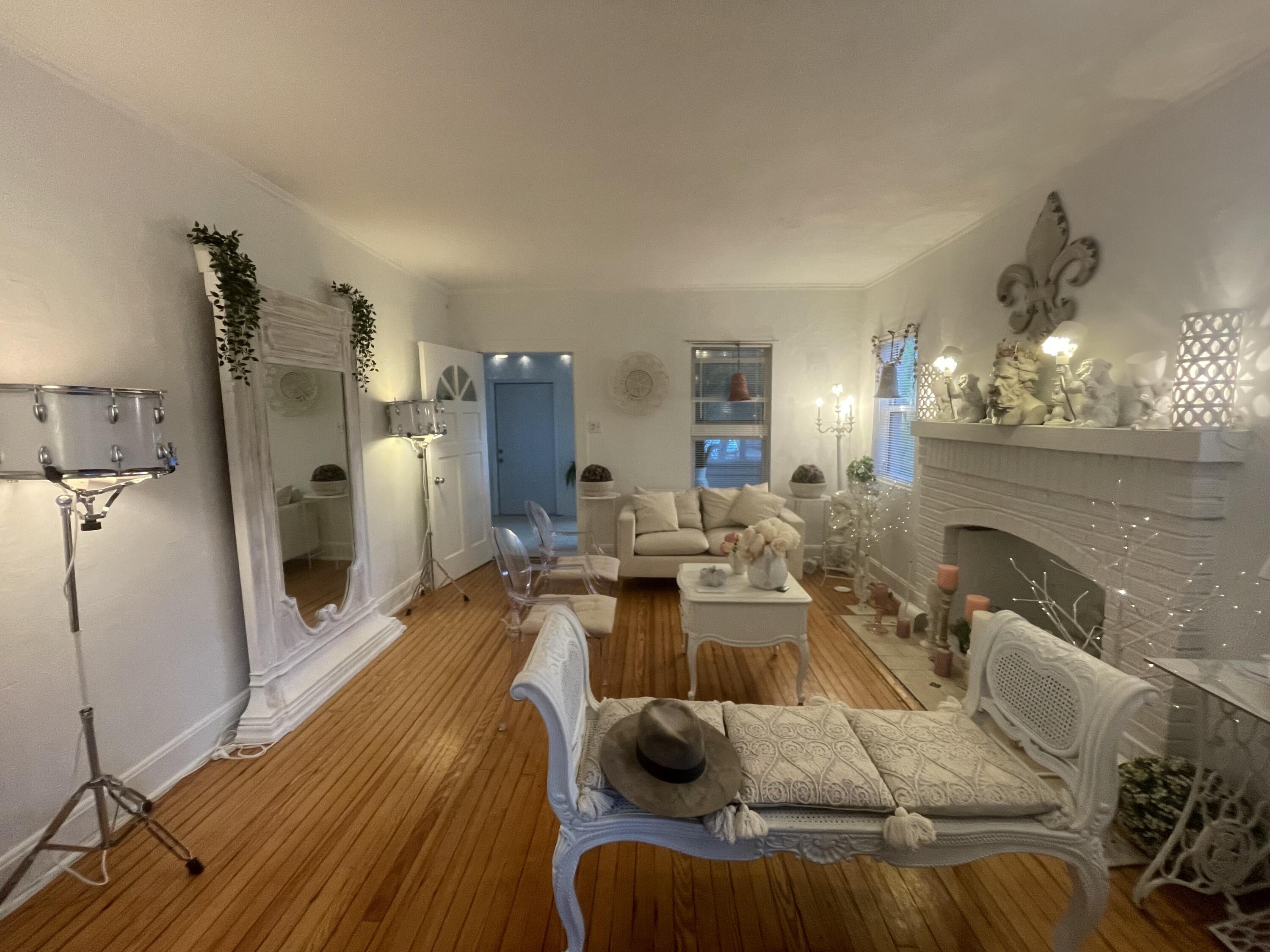 1933 Taylor Street — Photo 3