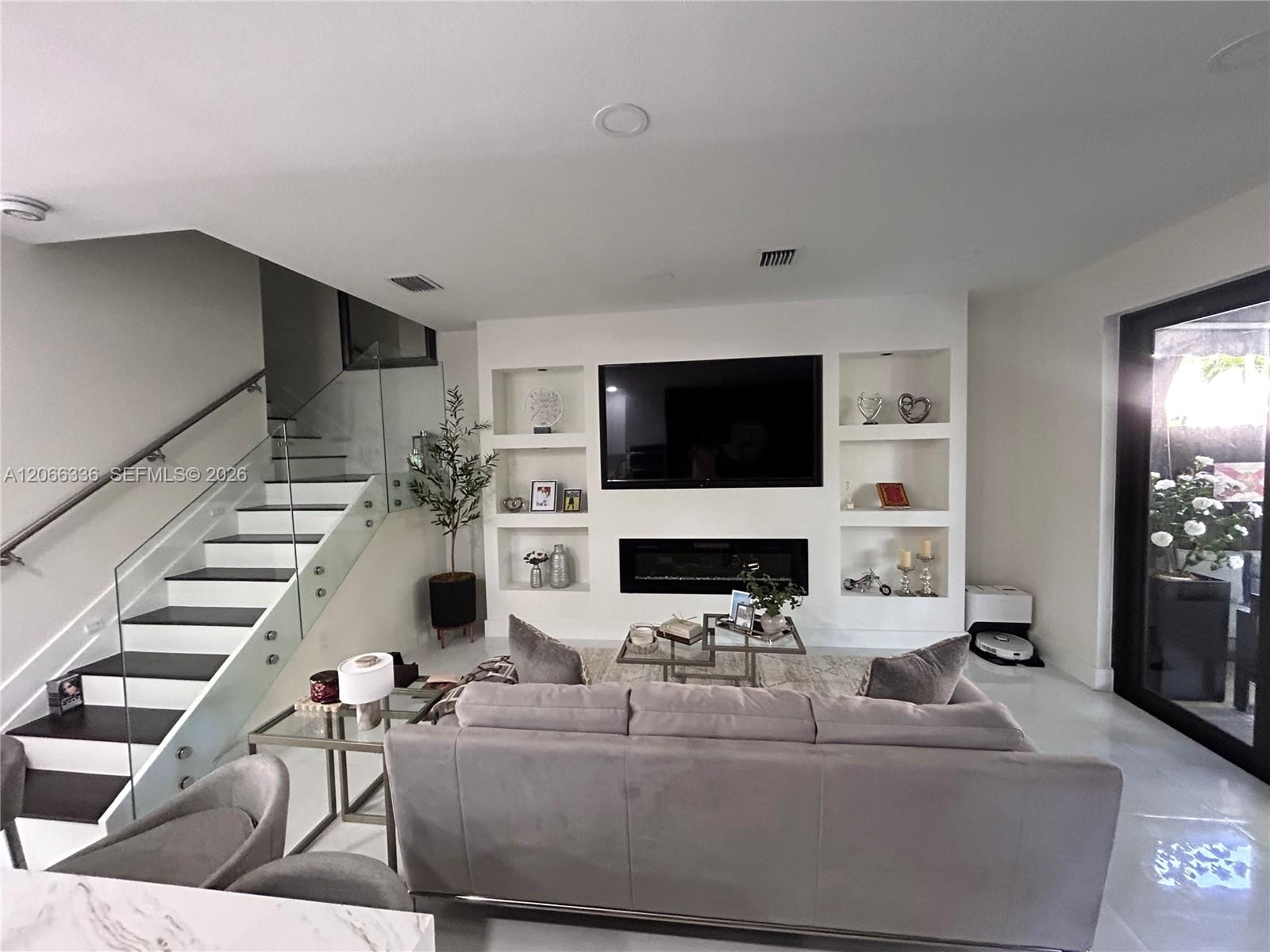 17506 SW 153rd Ct — Photo 4