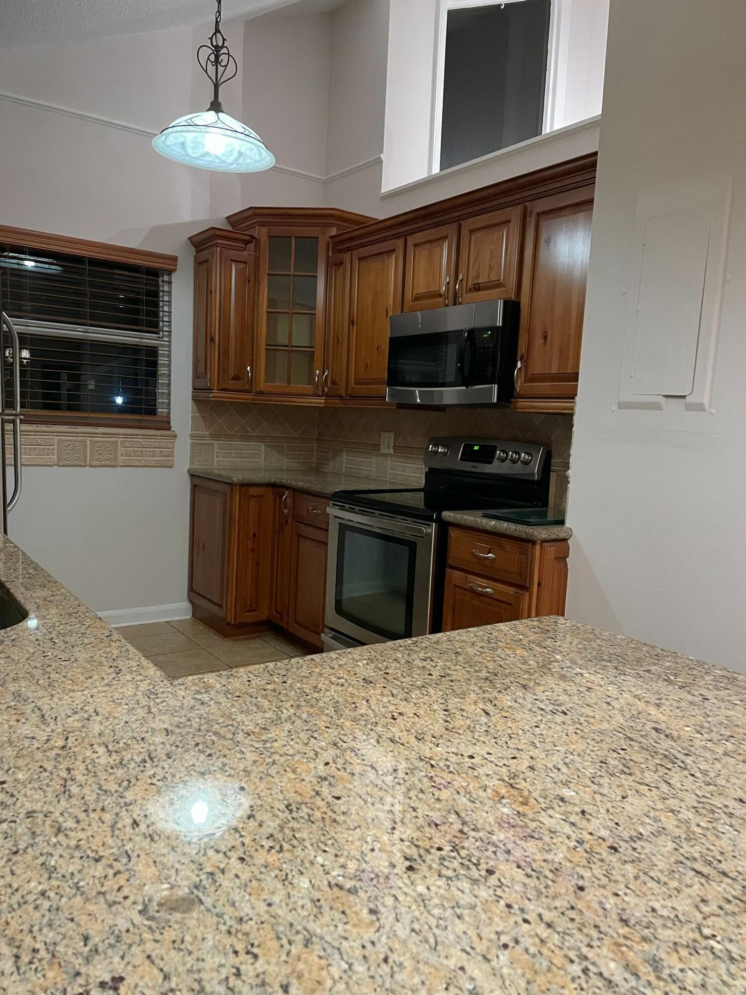 232 Maplecrest Circle — Photo 3