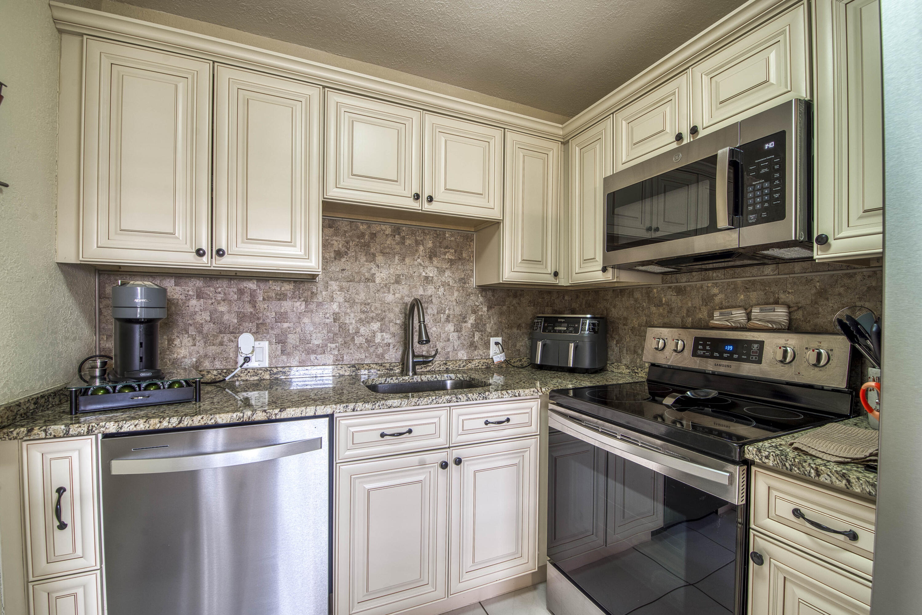293 Brighton G, Boca Raton FL 33434