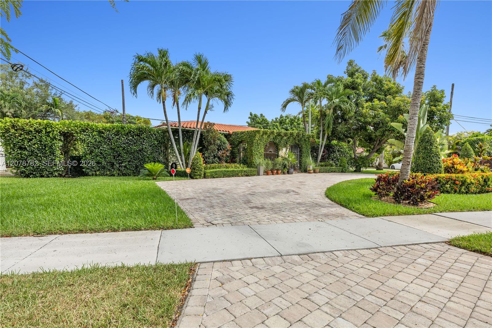 Front entrance driveway