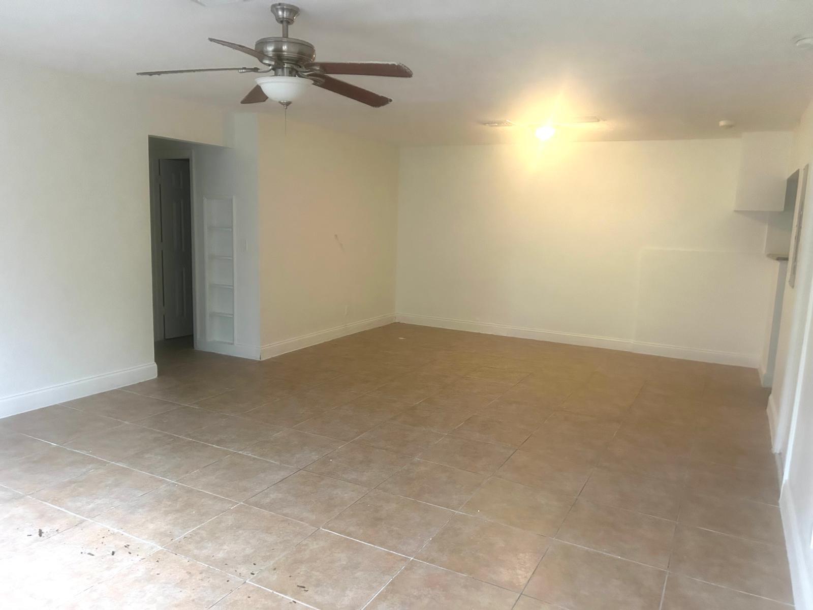 1067 Iroquois Avenue — Photo 3