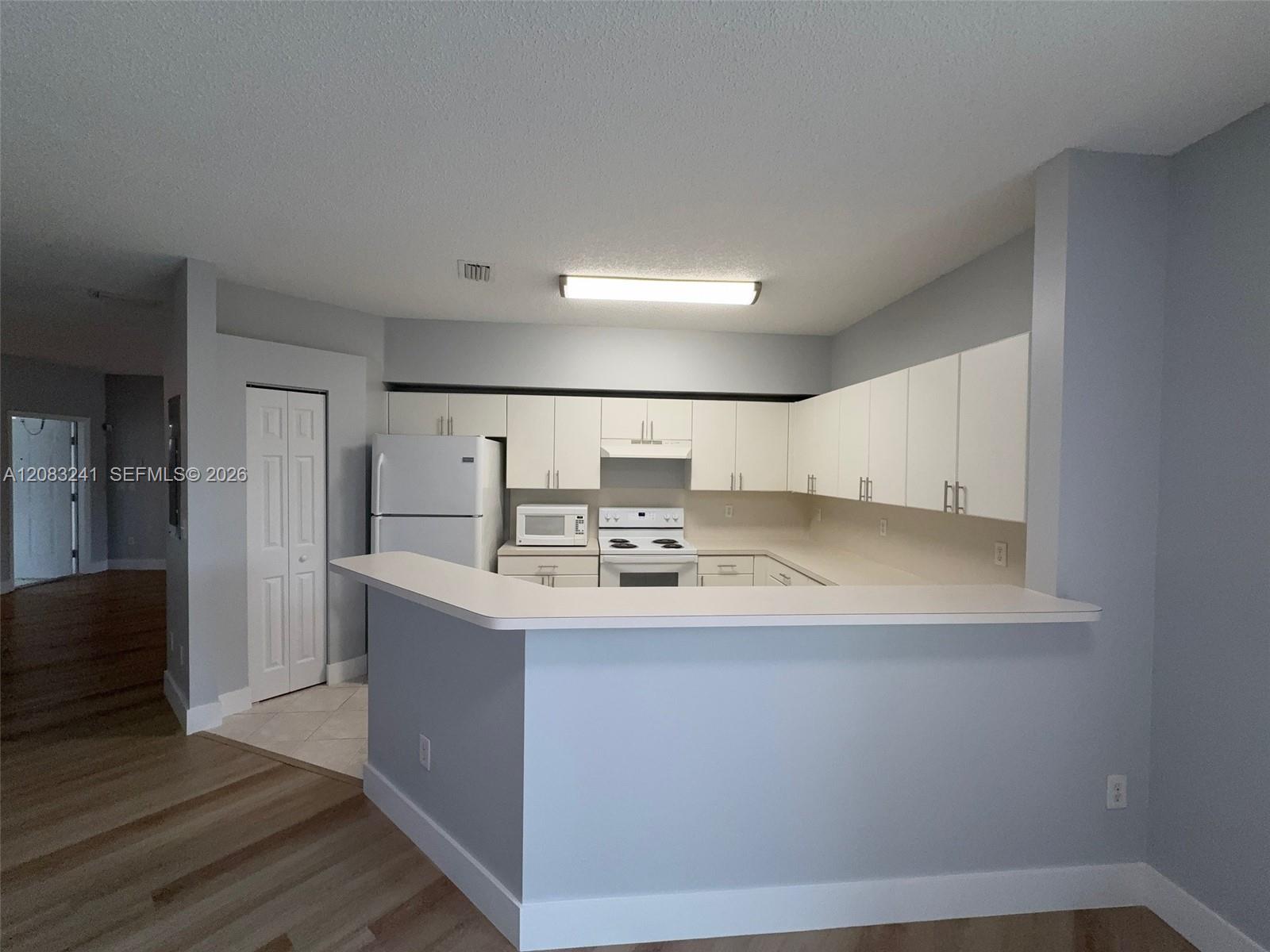 2324 SE 23rd Rd # 2324 — Photo 4