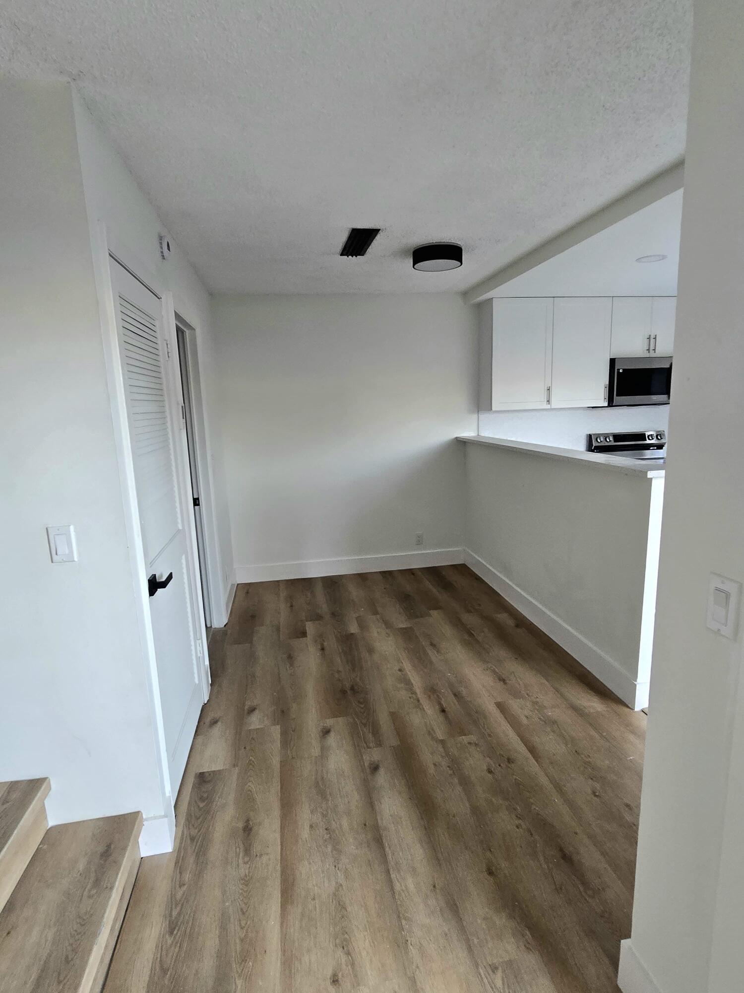 4204 WATERVIEW Circle — Photo 4