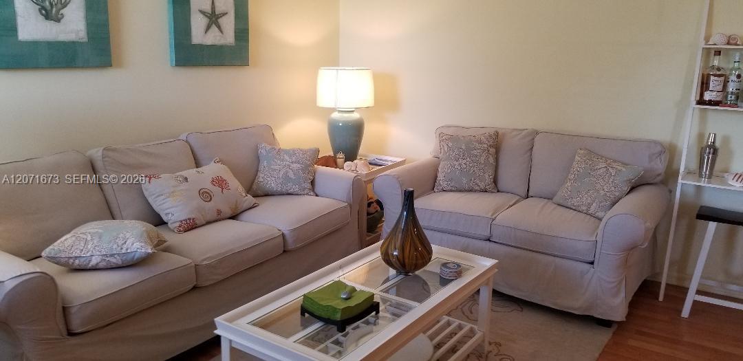1801 S treasure dr # 302 View 6