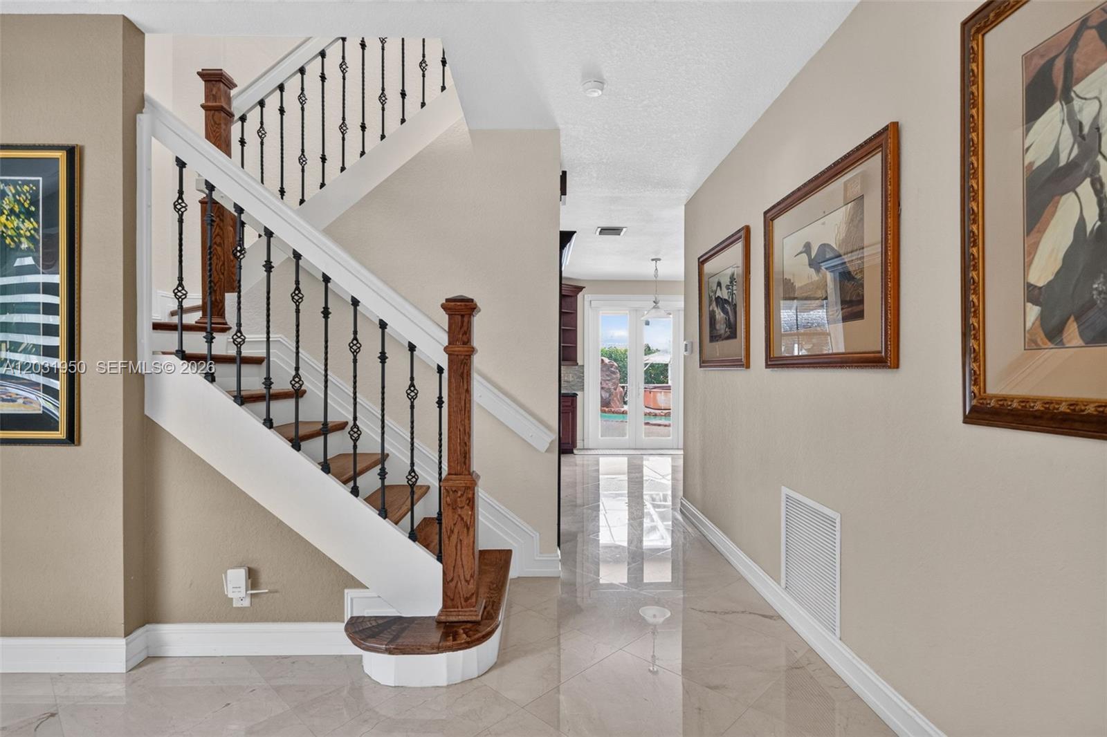 830 Hawthorn Ter — Photo 3