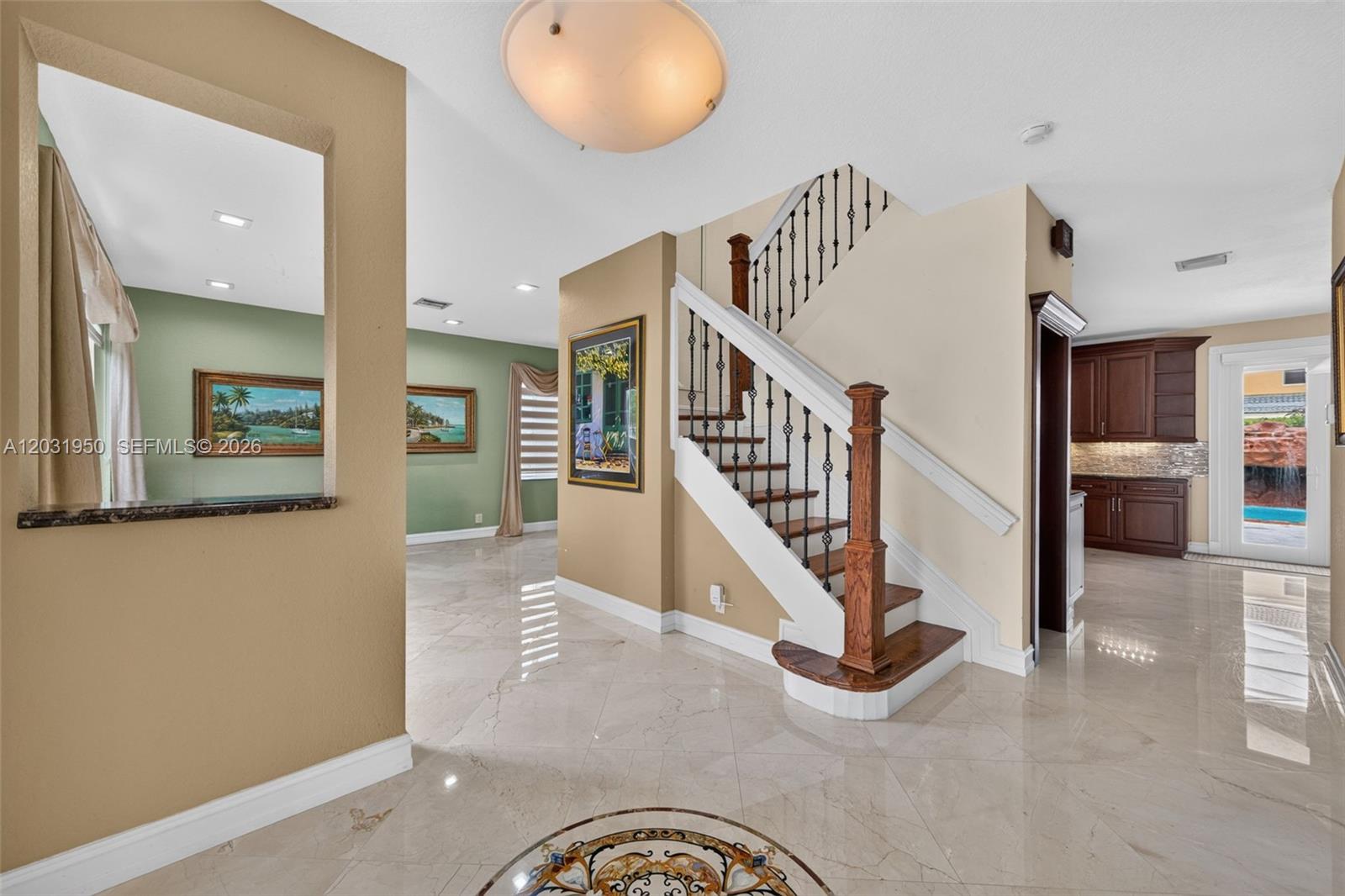 830 Hawthorn Ter — Photo 4
