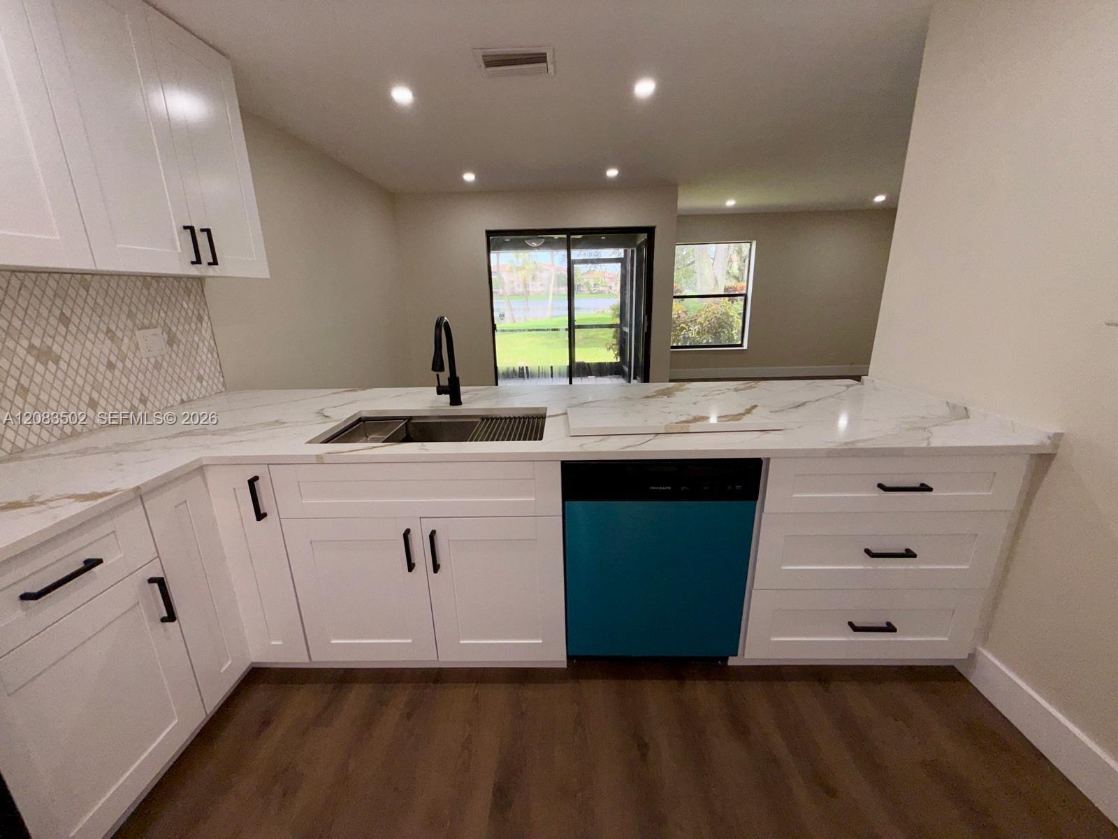 2643 NW 42nd Ave — Photo 5