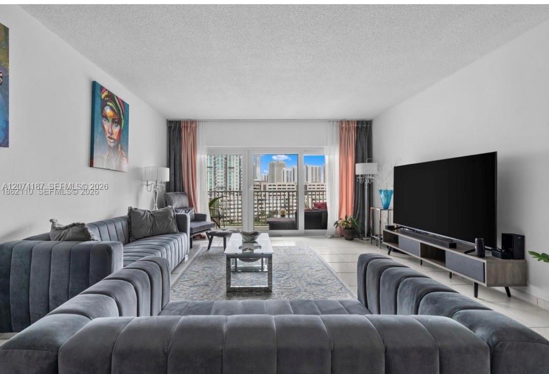 300 Bayview Dr # 807 — Photo 4