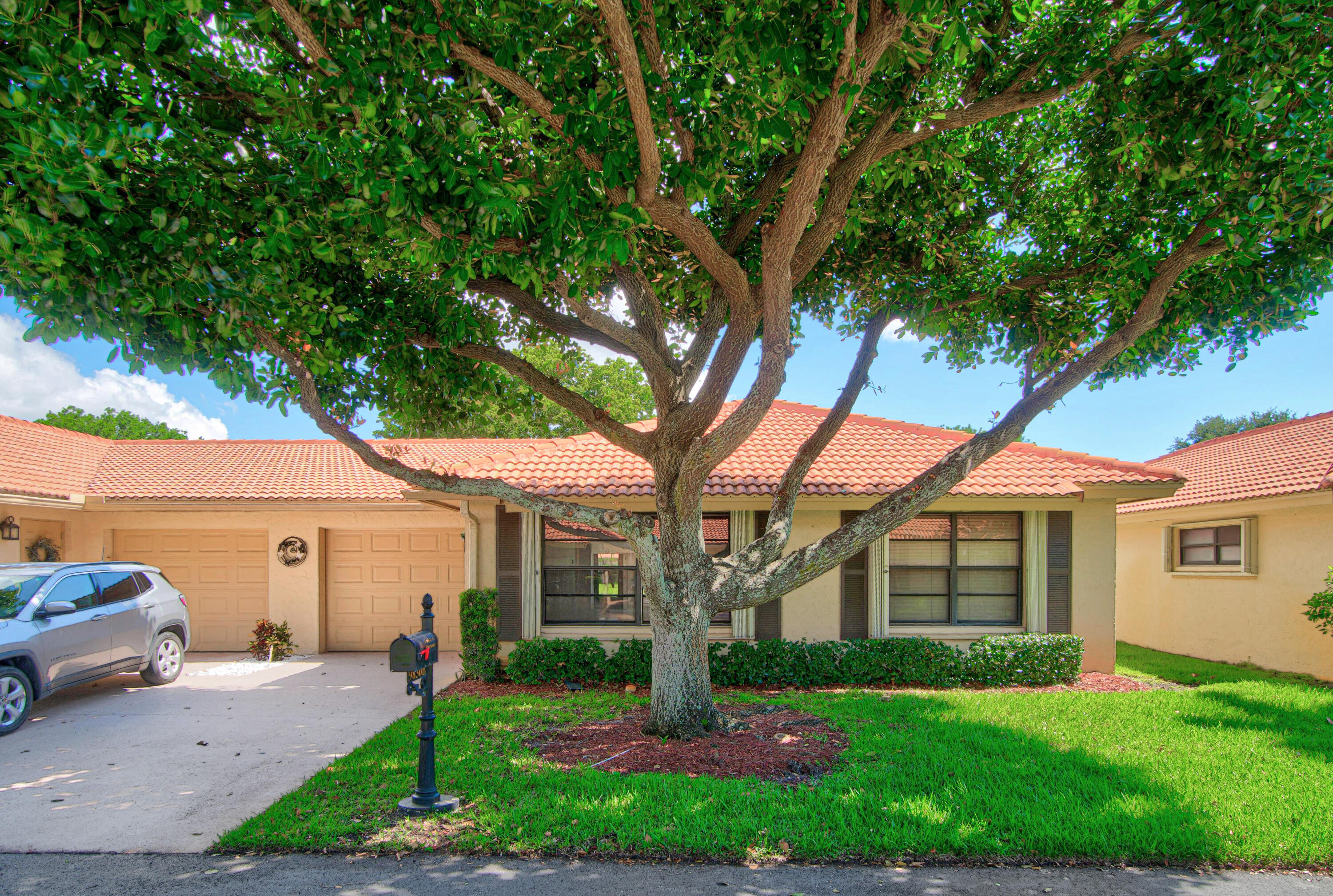 9830 Bischofia Tree Way, Boynton Beach FL 33436