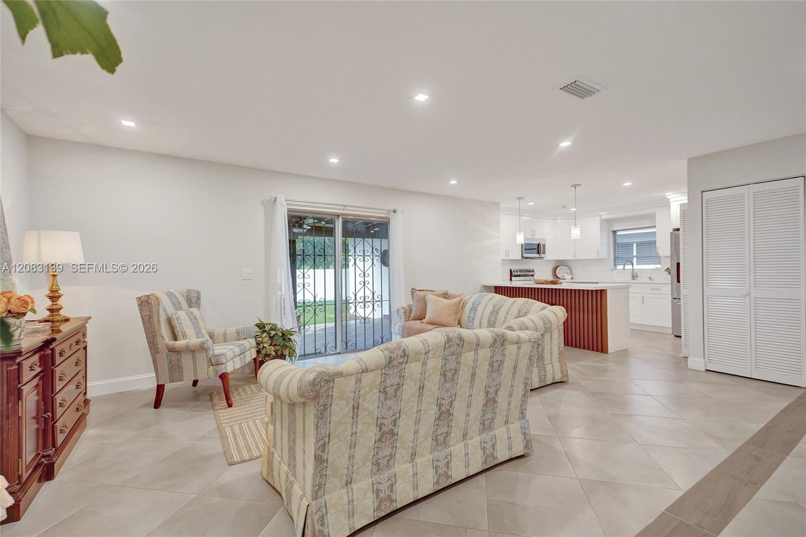 10214 SW 26th Ter — Photo 5