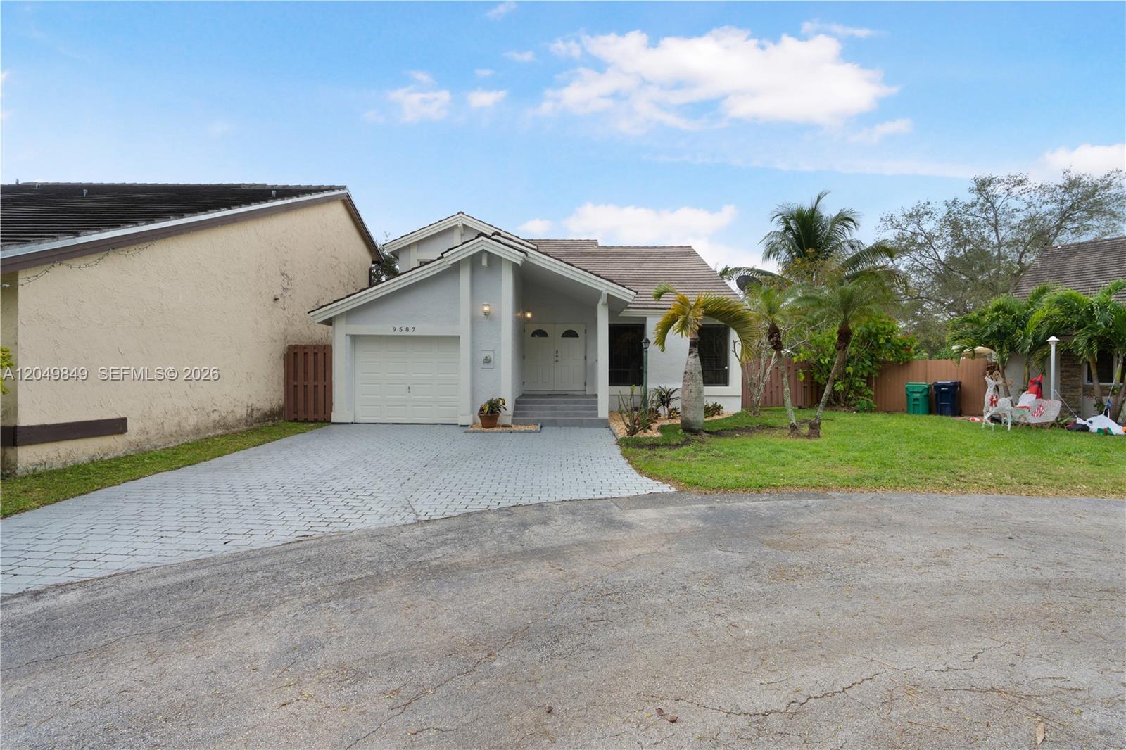 9587 SW 148th Ave Cir S — Photo 3