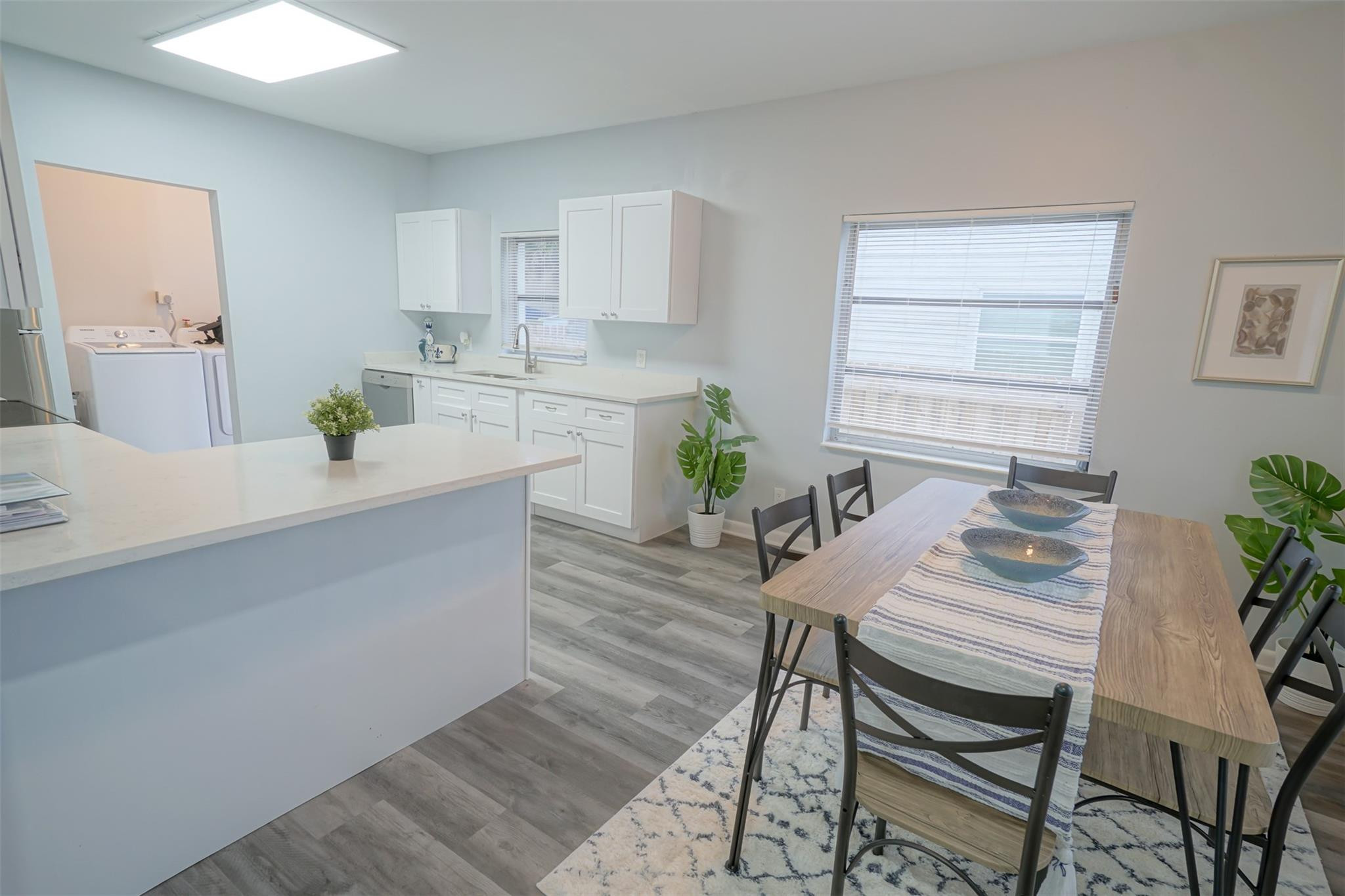 1102 SUNSET Road — Photo 3