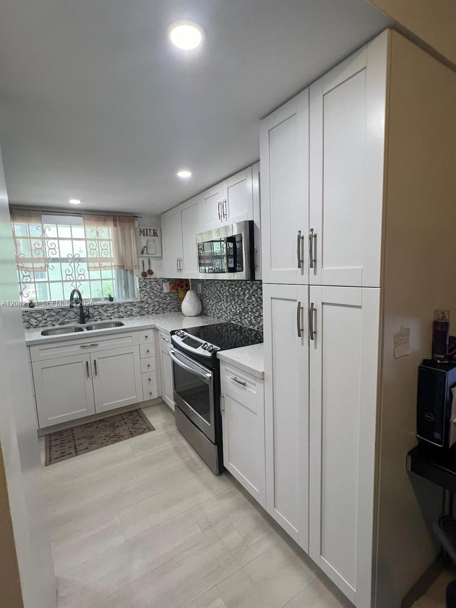 11183 NW 7th St # 104 — Photo 2