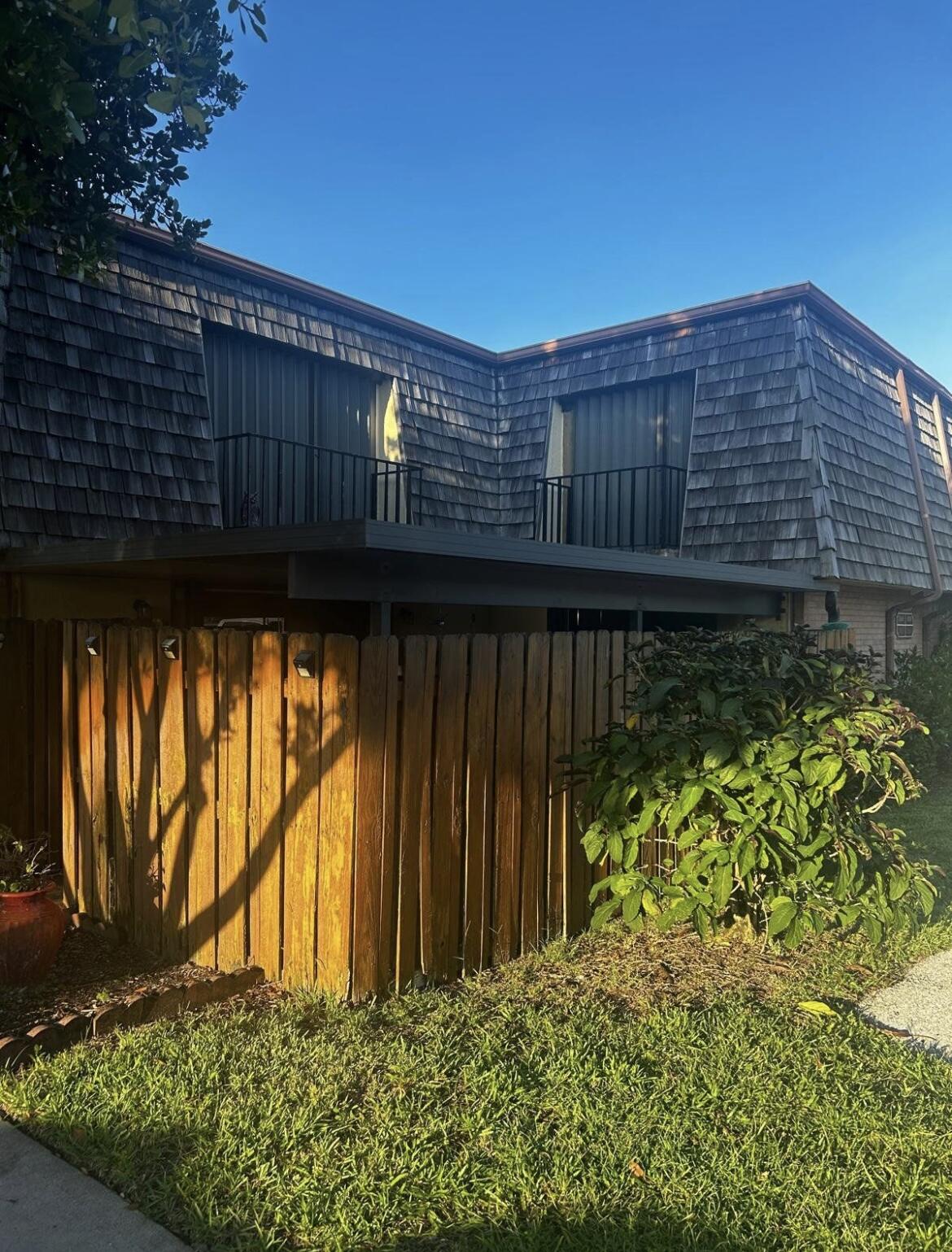 341 Lake Arbor Drive, Palm Springs FL 33461