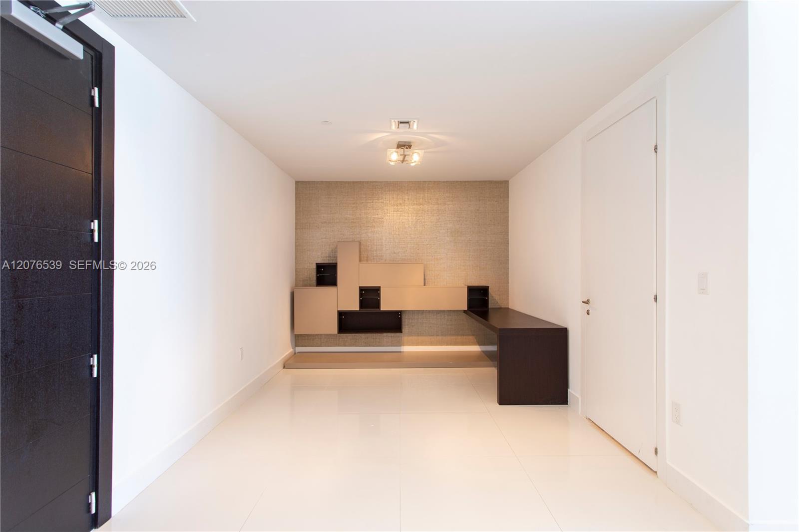 200 BISCAYNE BLVD WY # 4512 — Photo 3