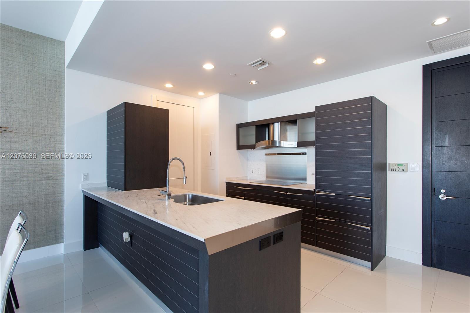 200 BISCAYNE BLVD WY # 4512 — Photo 4
