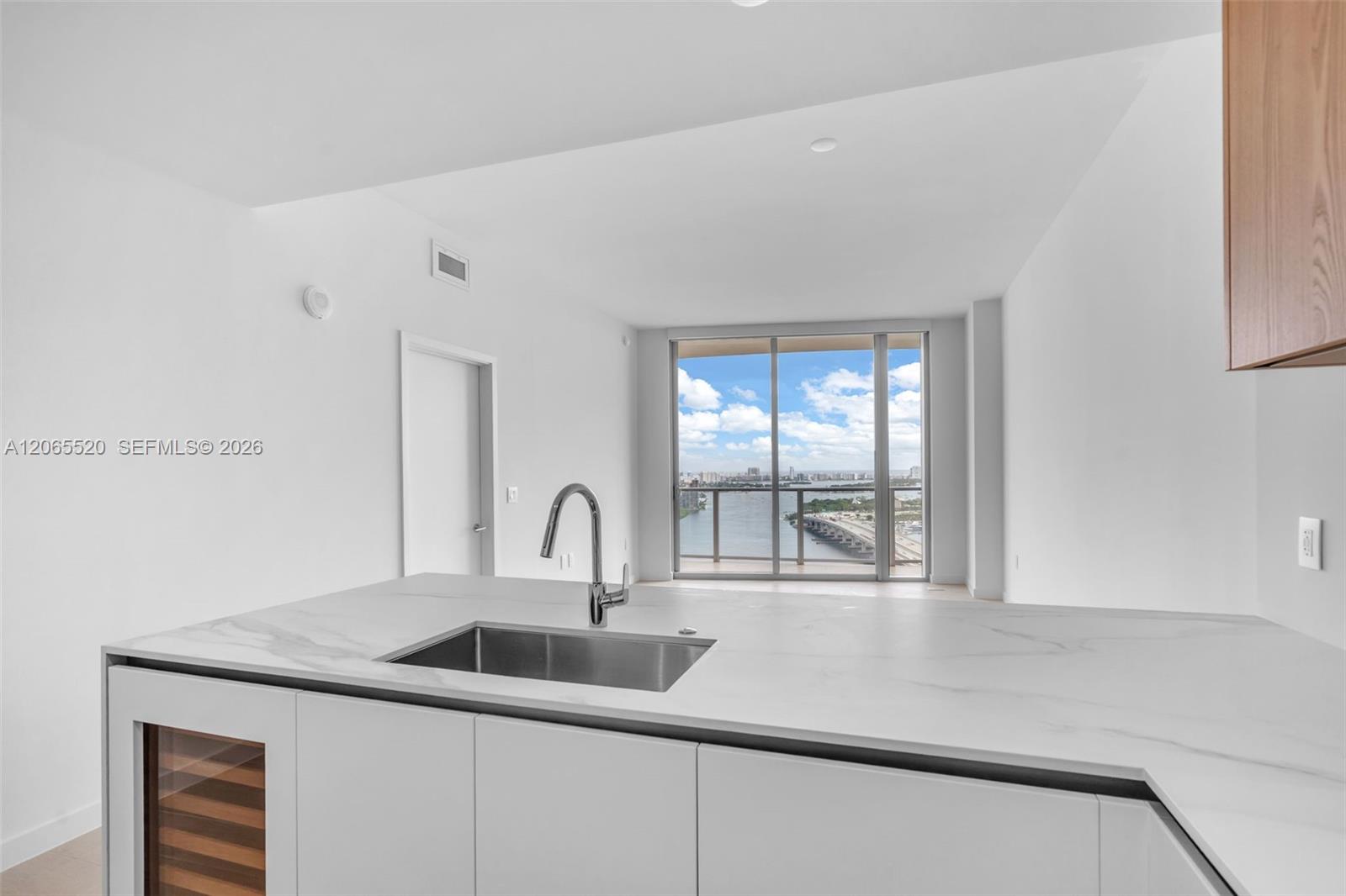 1400 Biscayne Blvd # 2905 — Photo 5
