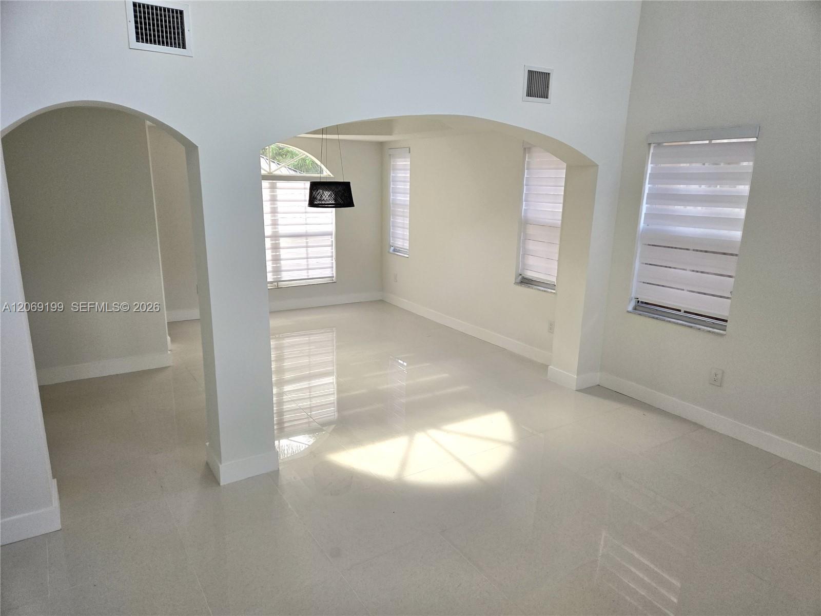 3124 SW 154th Pl — Photo 4