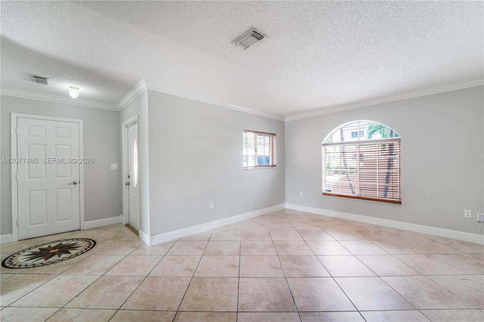 15354 SW 36th Ter — Photo 4