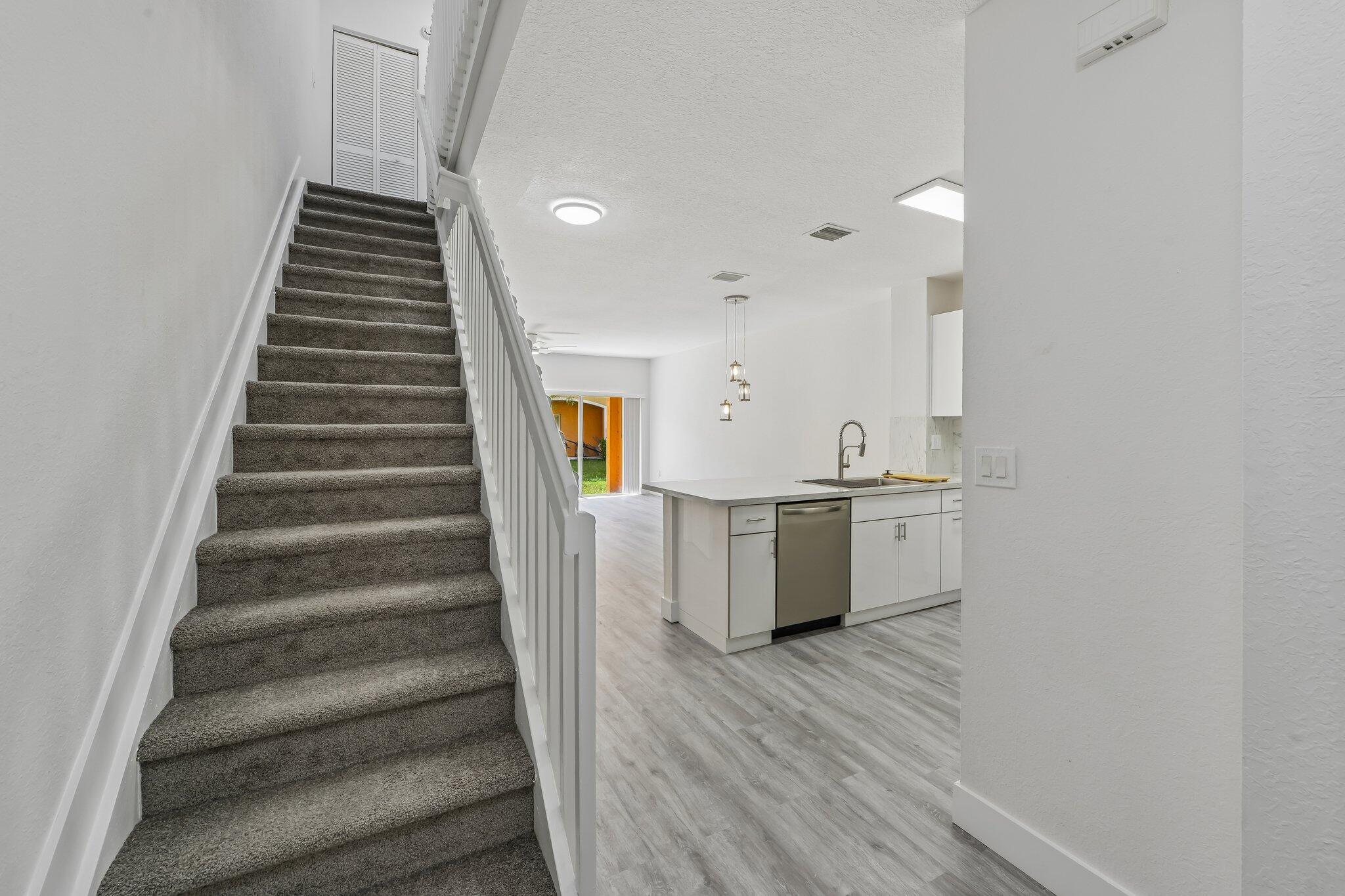 560 St Tropez Lane — Photo 5
