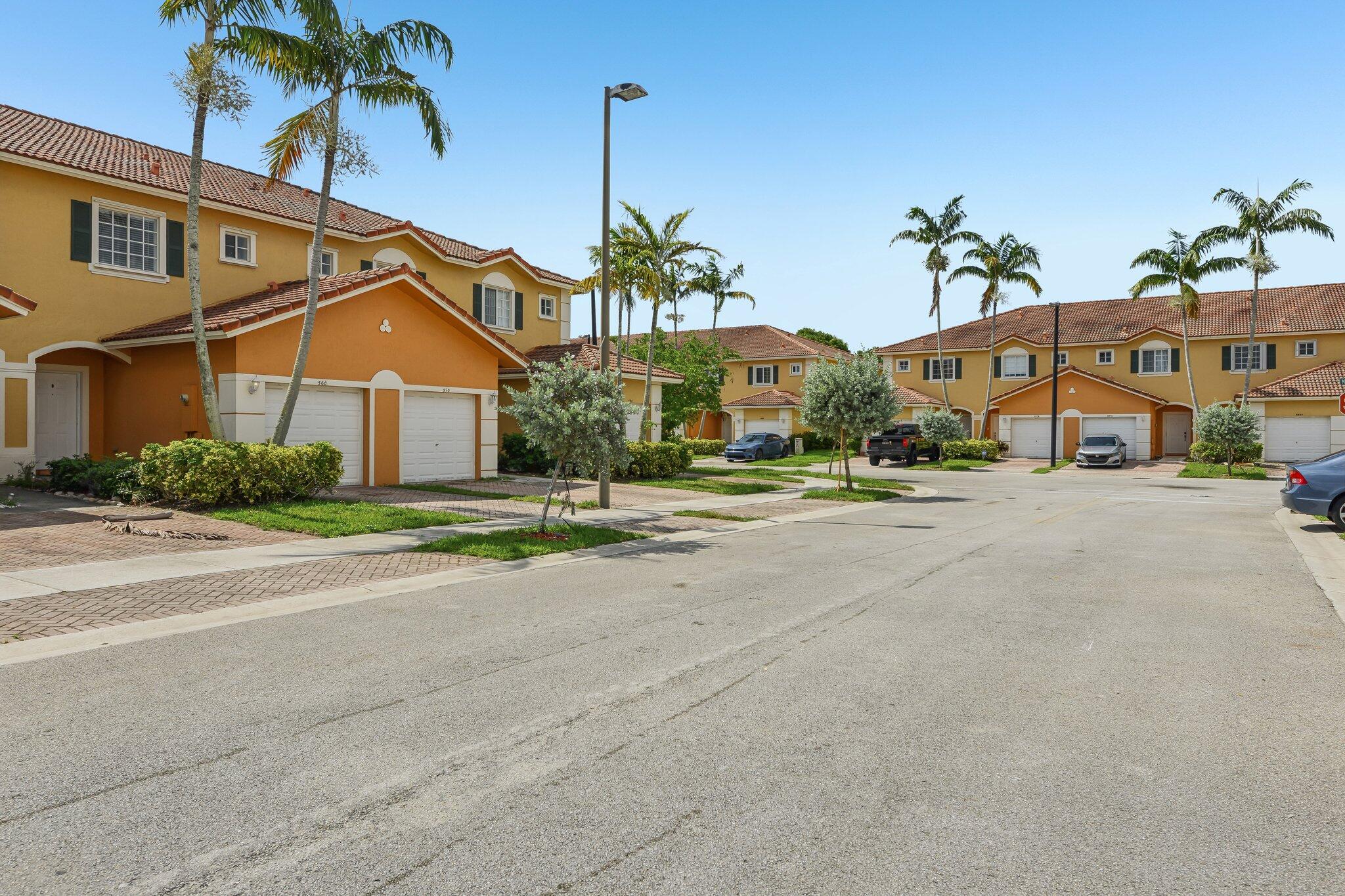 560 St Tropez Lane — Photo 4