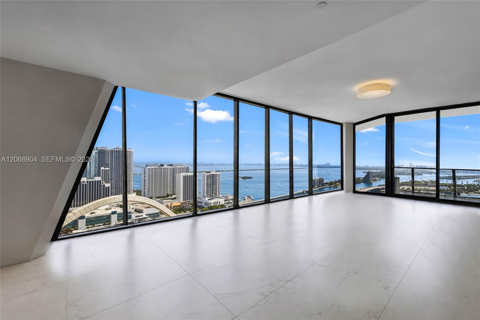 1000 Biscayne Blvd # 3901 — Photo 4