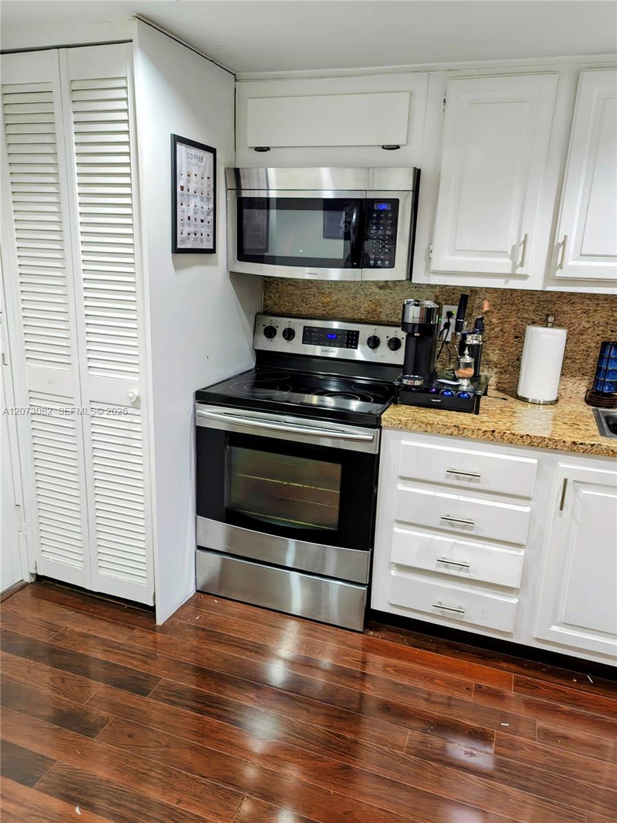 2333 Brickell Ave # 2814 — Photo 5