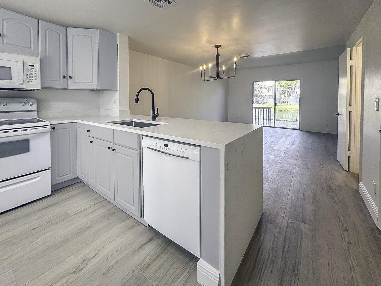 153 SW 3RD Street — Photo 3
