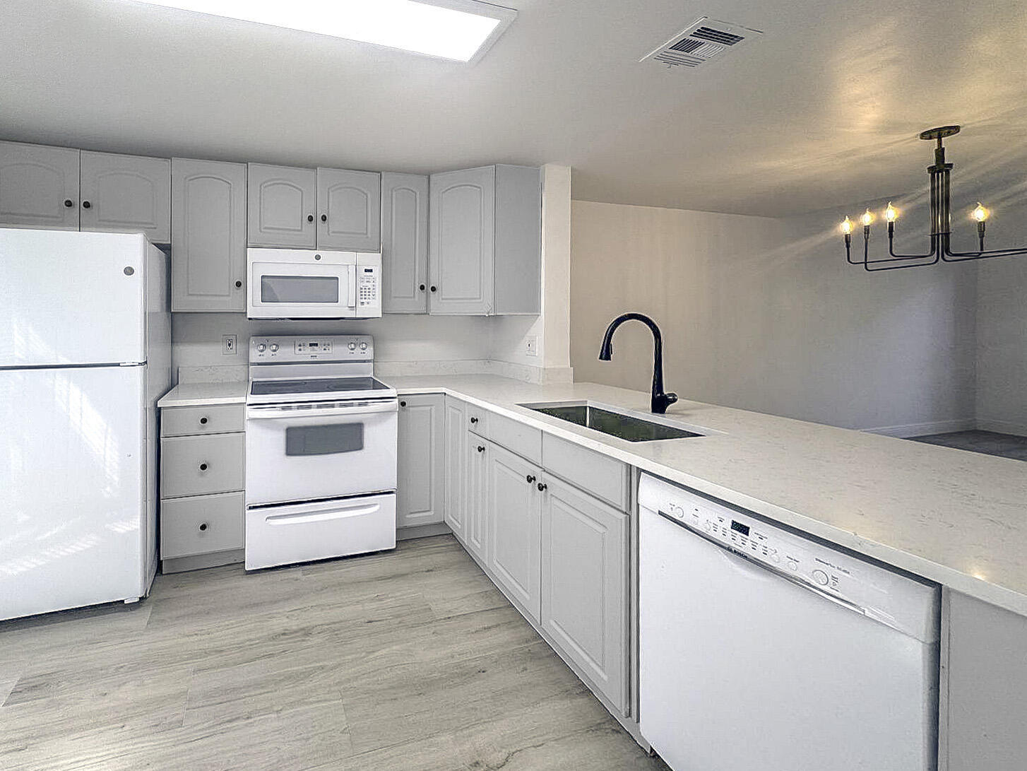 153 SW 3RD Street — Photo 4