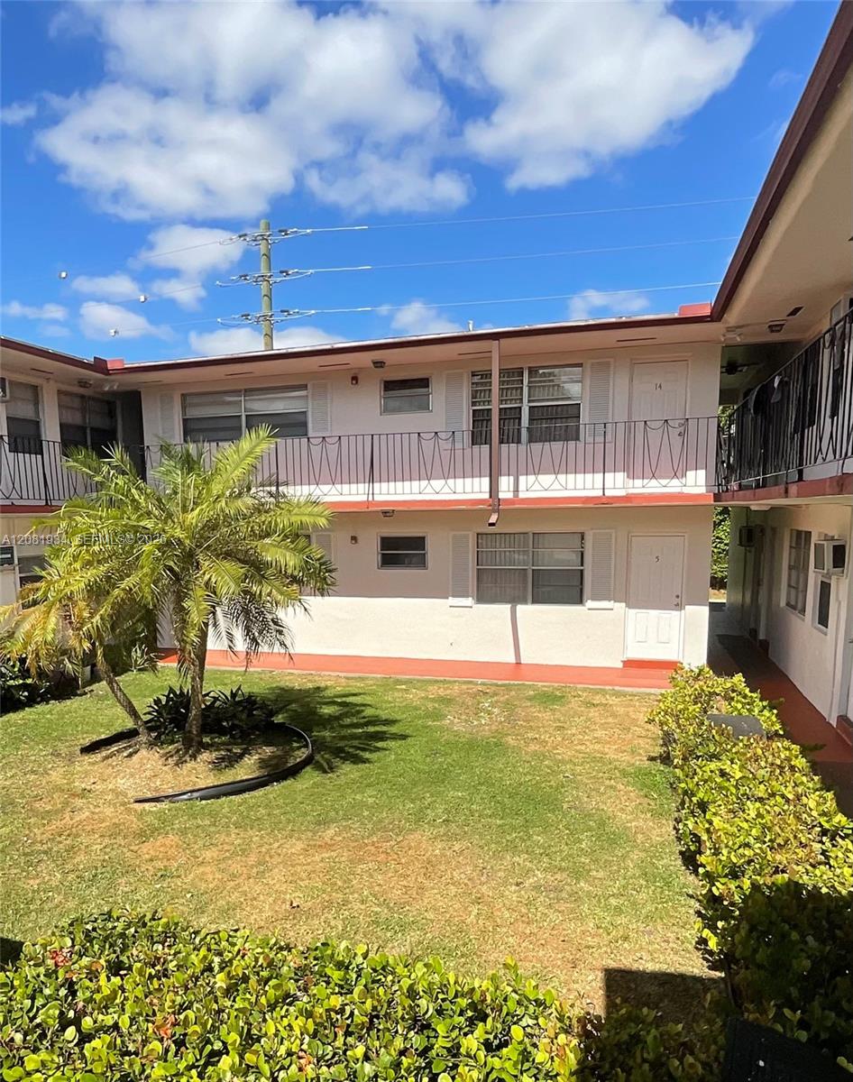 11605 Canal Dr # 8S, North Miami FL 33181