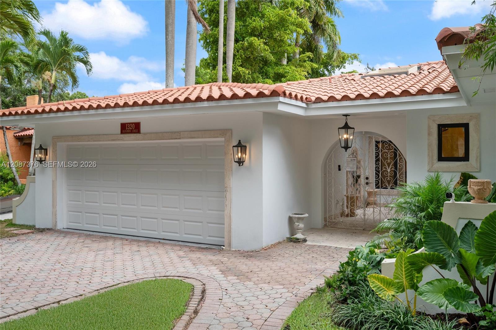 1320 Alhambra Cir # 0, Coral Gables FL 33134